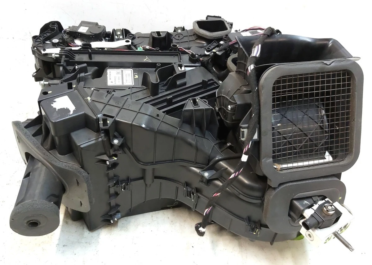6 Печка салона в сборе без нагревательного элемента Tesla model 3 1099999-99-F