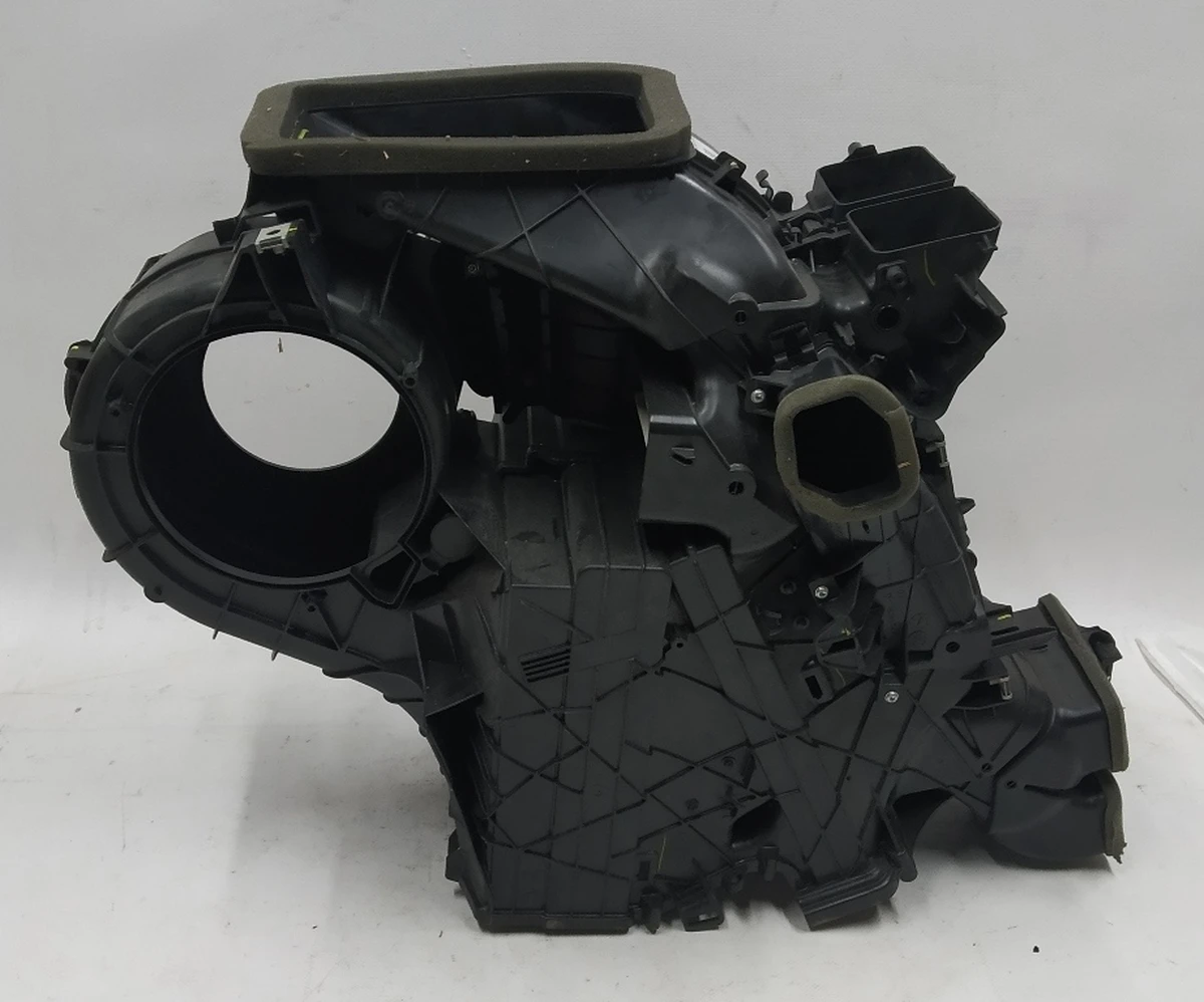 6 Корпус кліматичної установки (пічки) салону в зборі Tesla model 3 1099999-00-H