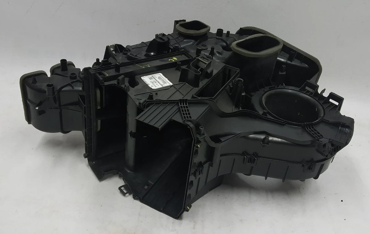 6 Корпус кліматичної установки (пічки) салону в зборі Tesla model 3 1099999-00-H