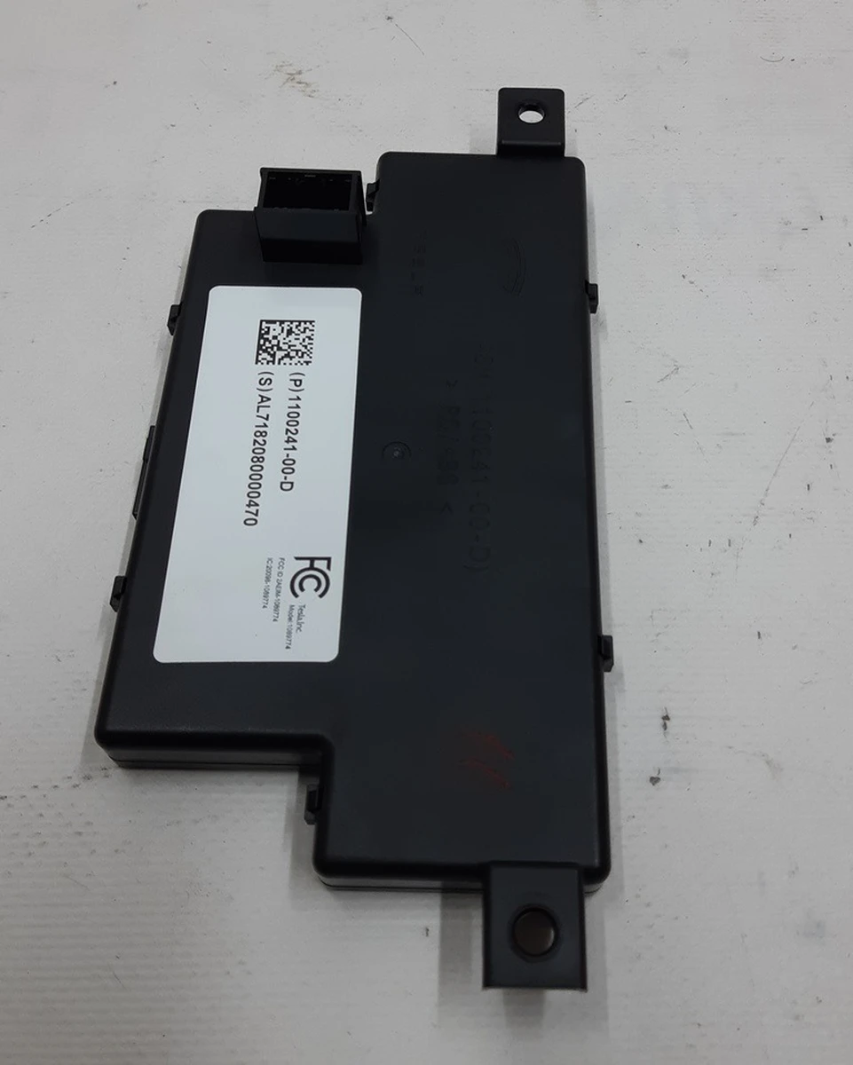 21 Electronic key interaction unit (SECURITY CONTROLLER) Tesla model 3 1100241-00-G