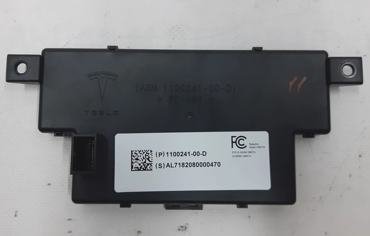 21 Electronic key interaction unit (SECURITY CONTROLLER) Tesla model 3 1100241-00-G
