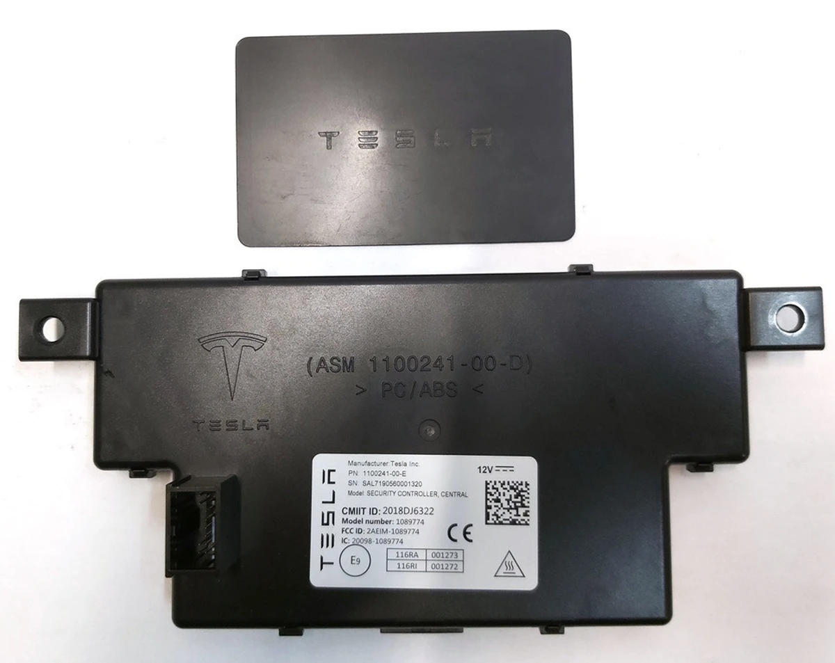 Block and electronic key (card) kit Tesla model 3, model Y 1100241-00-E