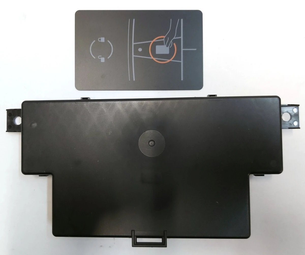 Блок та електронний ключ(картка) комплект Tesla model 3, model Y 1100241-00-J