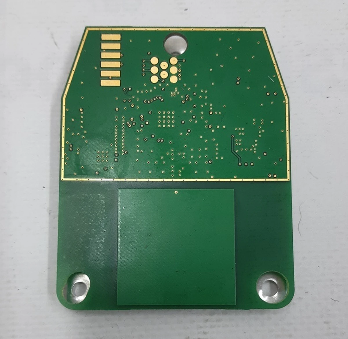 7 Блок електронної камери стійки B зовнішньої правої Tesla model 3 1100441-00-C