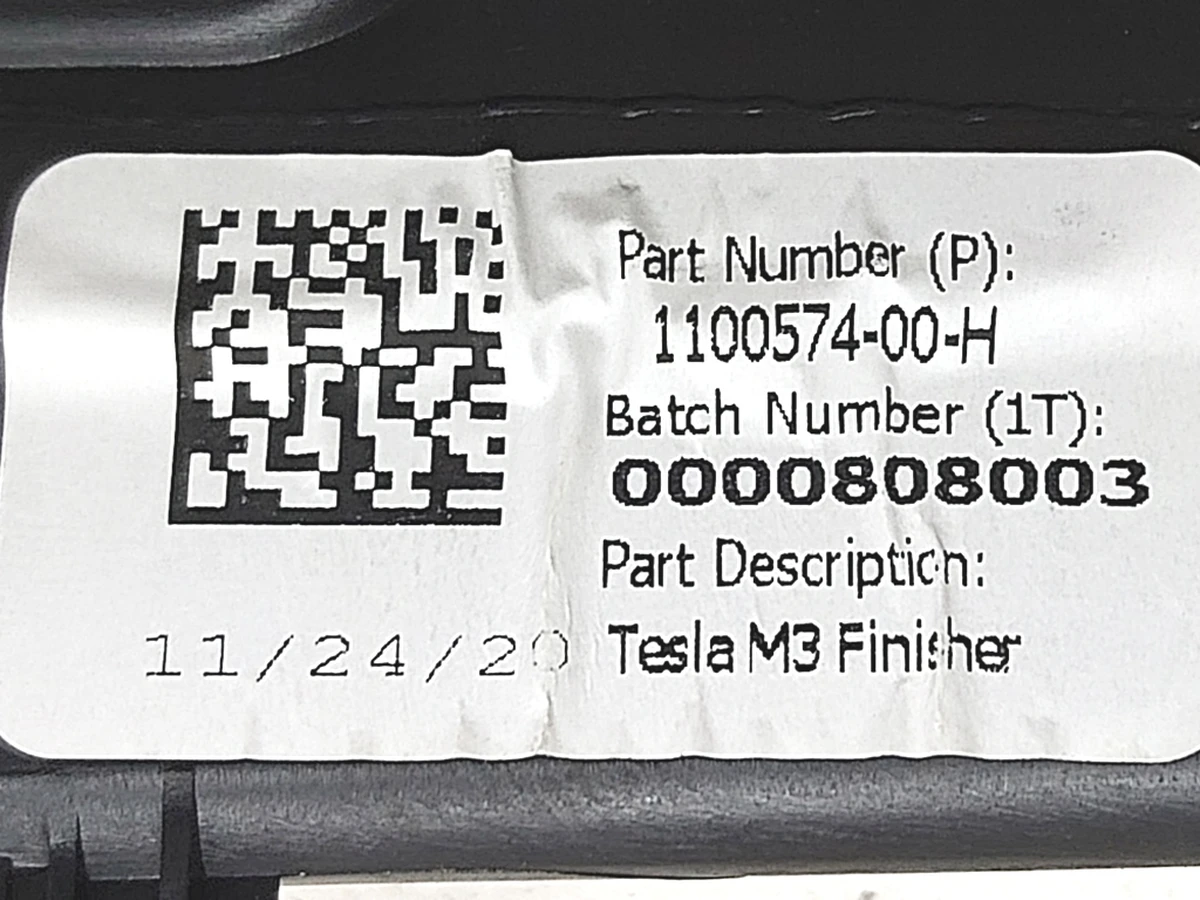 8 M3, IP, BROW FINISHER, ASY Tesla model 3, model Y 1100574-00-H