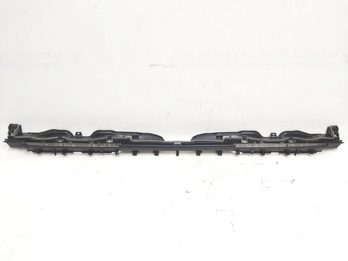 8 M3, IP, BROW FINISHER, ASY Tesla model 3, model Y 1100574-00-H