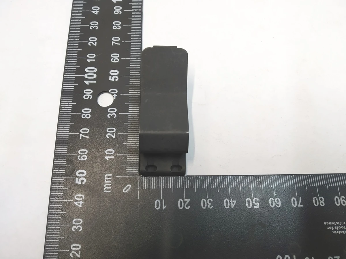 6 Клипса инструментальной панели к стойке А Telsla model Y 1100583-00-A