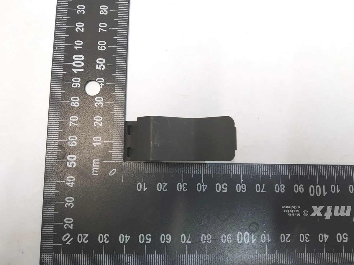 6 Клипса инструментальной панели к стойке А Telsla model Y 1100583-00-A