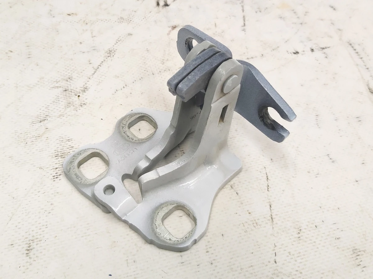 3 Петля двери передней правой верхняя PPSW Tesla model 3 1101034-00-F