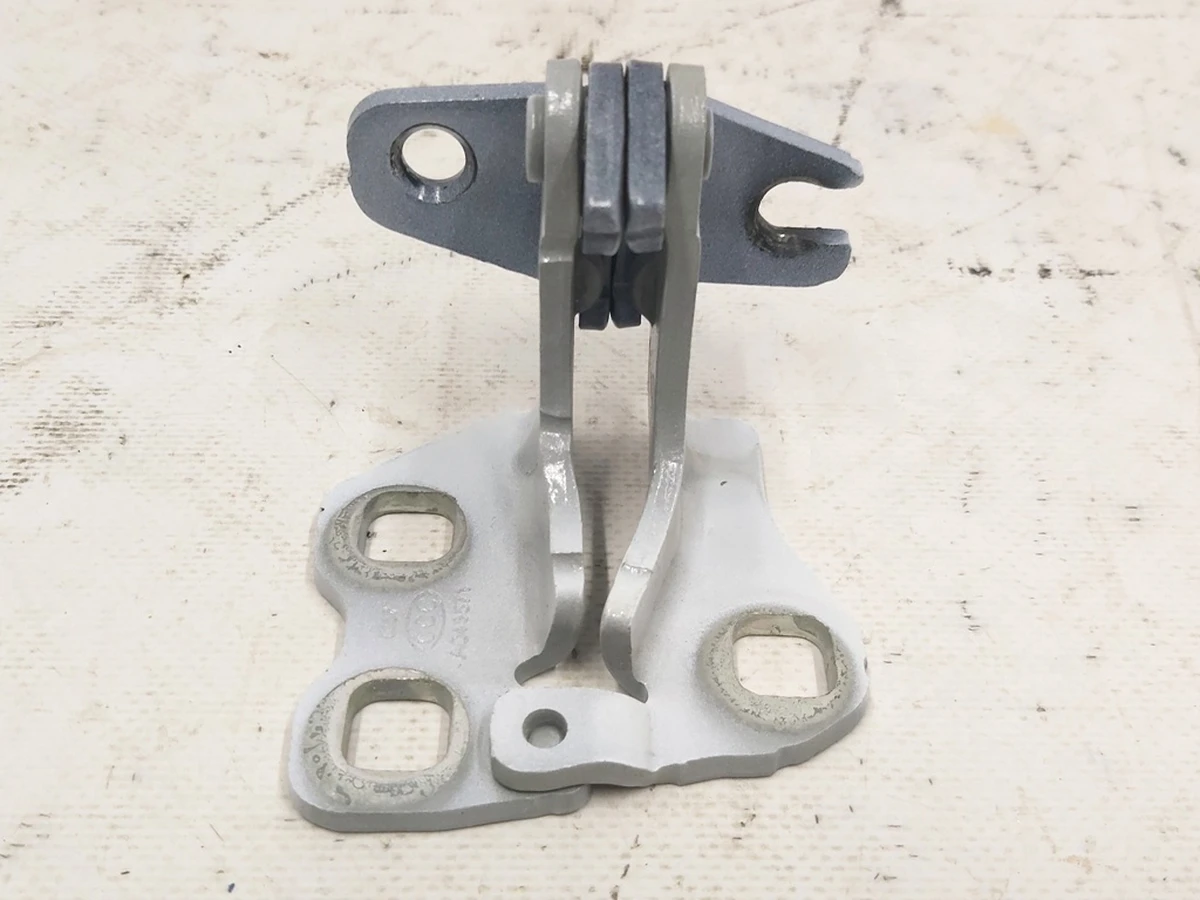 3 Петля двери передней правой верхняя PPSW Tesla model 3 1101034-00-F