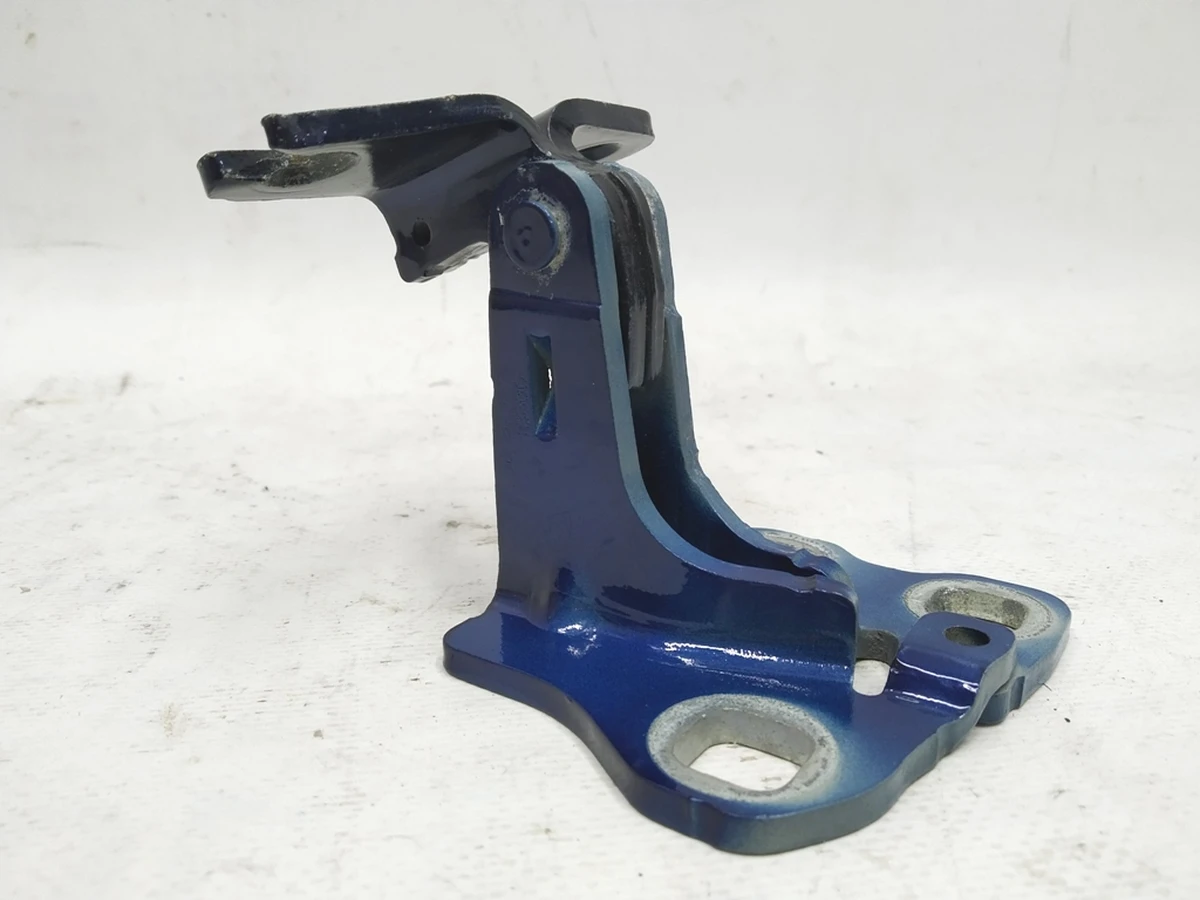 3 Петля двери передней левой верхняя PPSB Tesla model 3 1101035-00-F