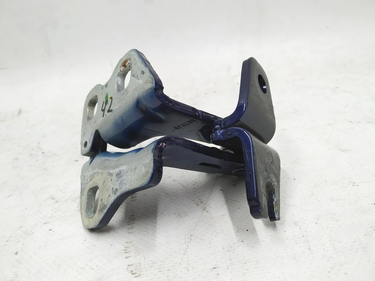 3 Петля двери передней левой верхняя PPSB Tesla model 3 1101035-00-F