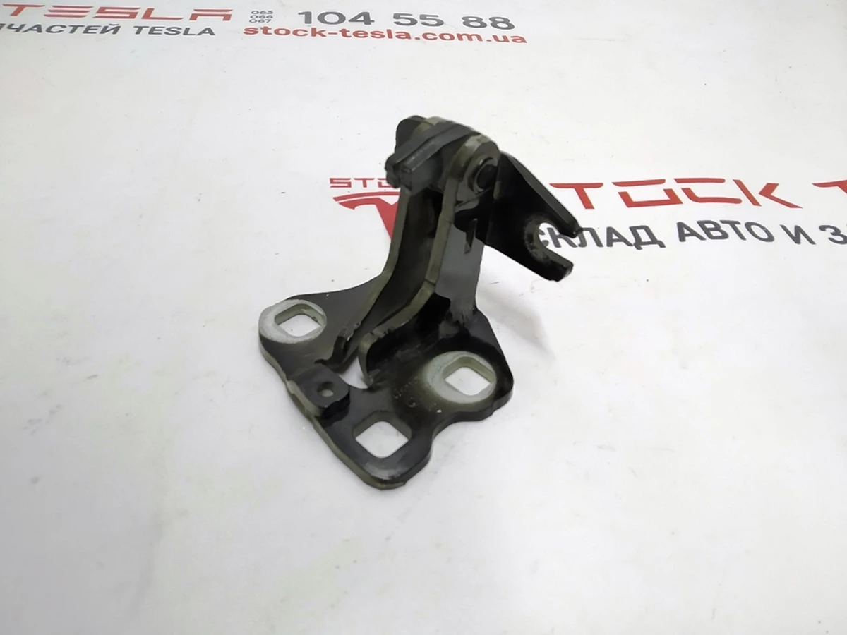 4 Петля двери передней правой нижняя PBSB Tesla model 3 1101036-00-F