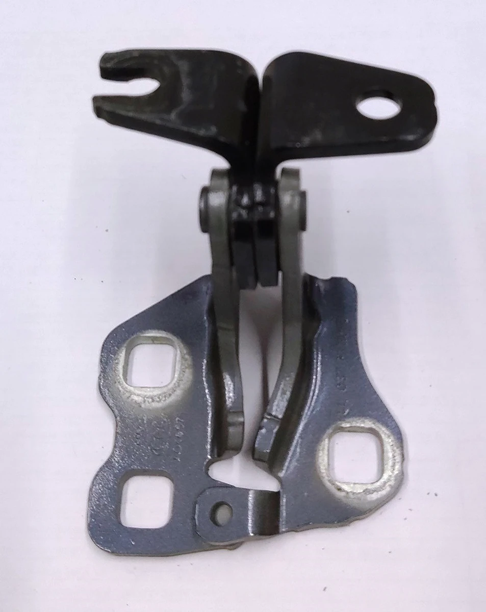 4 Front left lower door hinge PMNG Tesla model 3 1101037-00-F