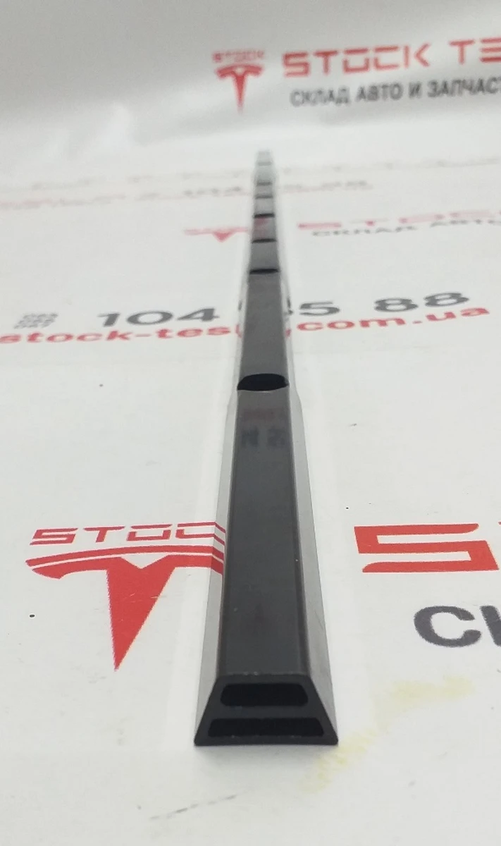 Планка прижимная металлического листа основной батареи Tesla model S REST, Tesla model X 1101082-00-P