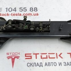 2 Салазка подвійного лівого/одинарного правого сидіння 2-го ряду ліва в зборі Tesla model X 3123713-03-A