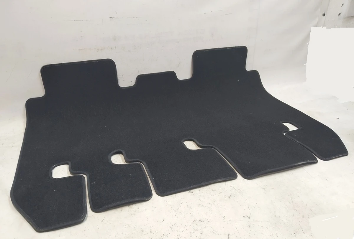 1 Коврик салона 2-го ряда сидений пассажирский 5 местный (повреждение) Tesla model X 1101529-00-A