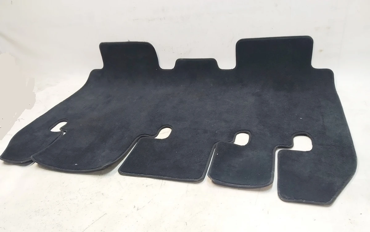 1 Коврик салона 2-го ряда сидений пассажирский 5 местный (повреждение) Tesla model X 1101529-00-A