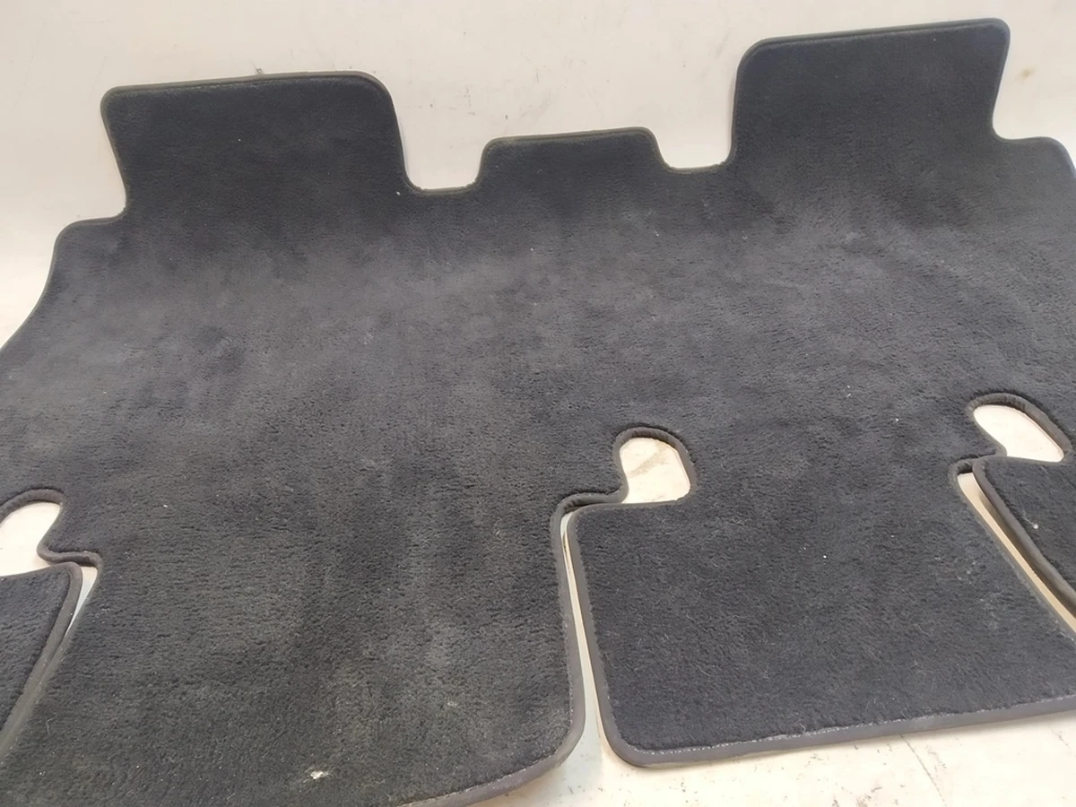 1 Коврик салона 2-го ряда сидений пассажирский 5 местный (повреждение) Tesla model X 1101529-00-A