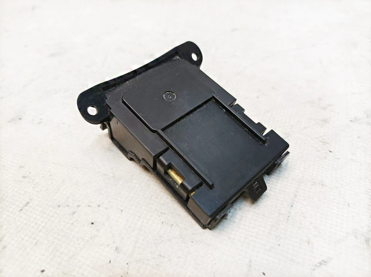 3 Контролер модуля керування рульовою колонкою (окислена) Tesla model 3 1101556-00-C