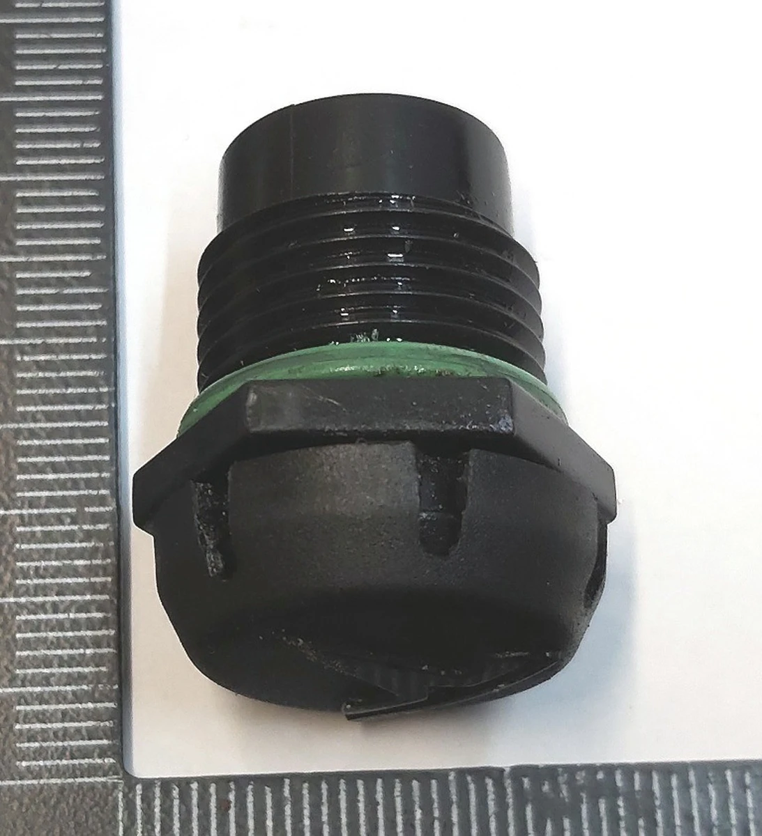 13 Сапун редуктора двигуна 3DU Tesla model 3 1101758-00-A