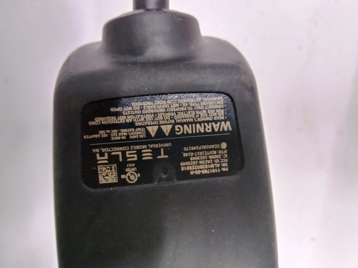 Универсальное мобильное зарядное устройство 32A GEN2 Tesla model S X 1101789-00-H