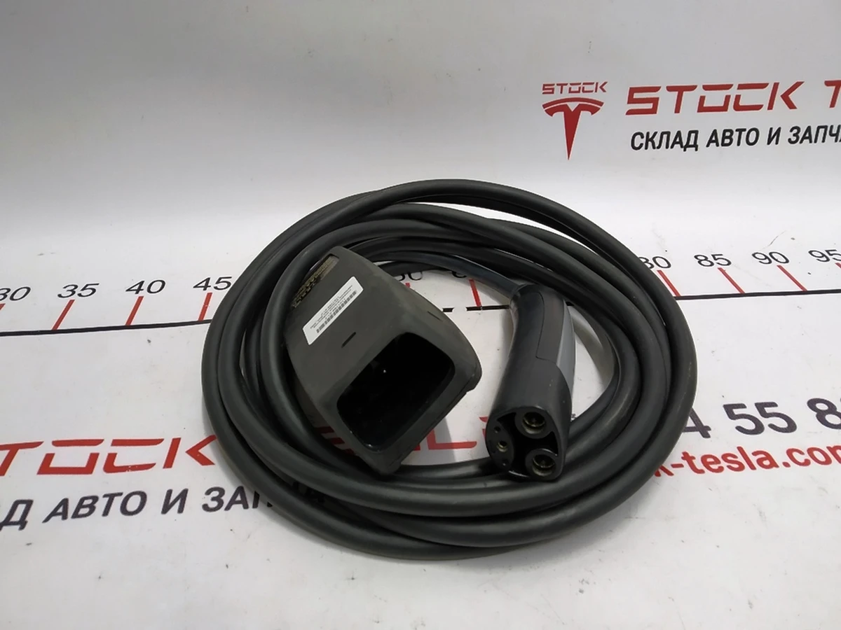 1 Universal mobile charger 32A GEN2 Tesla model S X 1101789-01-F