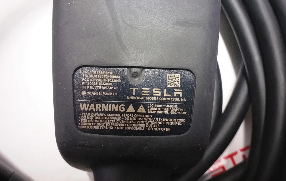 1 Universal mobile charger 32A GEN2 Tesla model S X 1101789-01-F