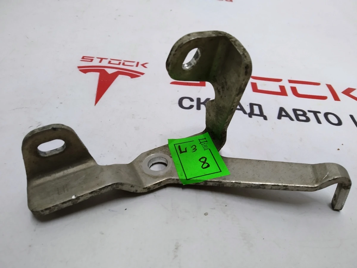 Кронштейн електропроводки гальма стоянки лівий Tesla model S REST 1101850-00-B