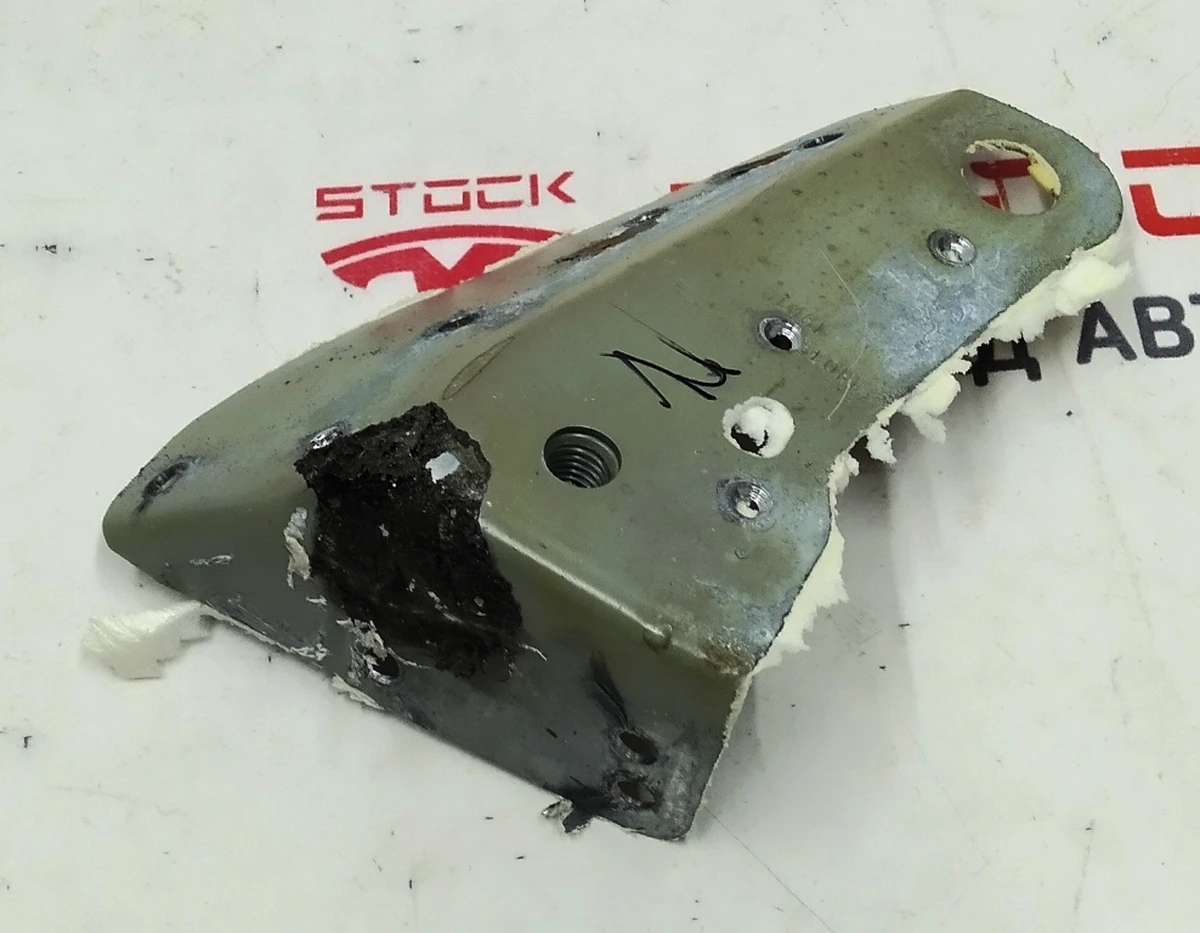 Чверть передня ліва кронштейн кріплення батареї передній лівий Tesla model 3 1073828-S0-B