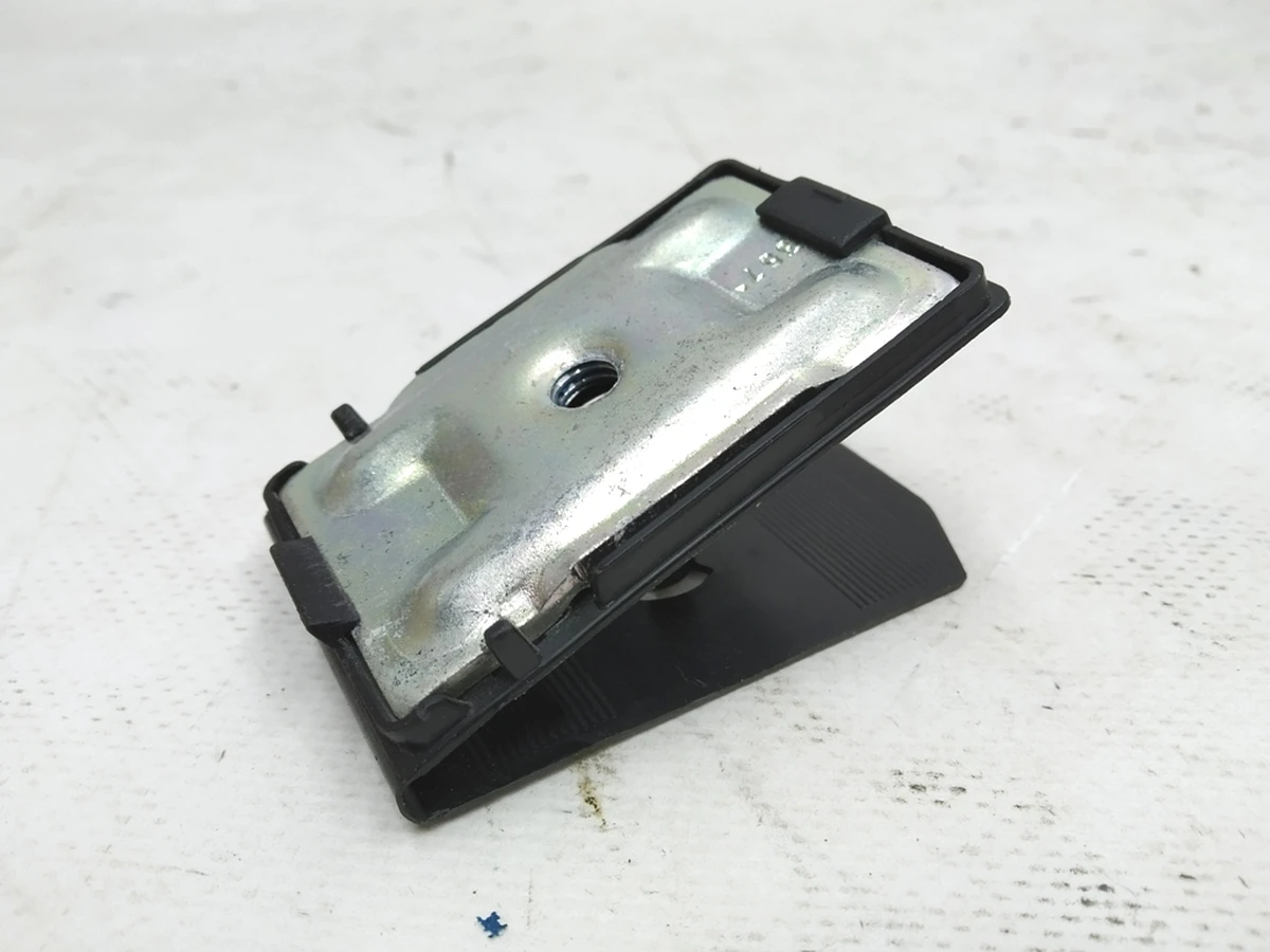 4 Кронштейн кріплення скла двері Tesla Model 3 1101952-00-G