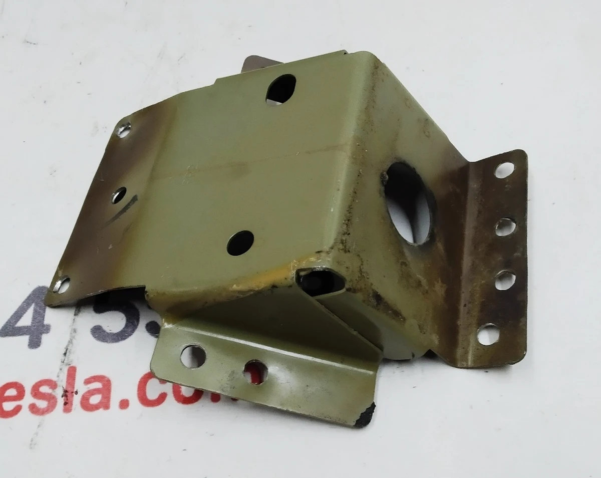 11 Чверть задня ліва/права упор для кузовної п'яти під домкрат Tesla model 3 1102128-S0-A