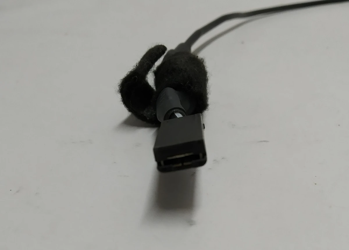 7 Антенна радио фильтр задняя левая Tesla model 3 1102750-00-C