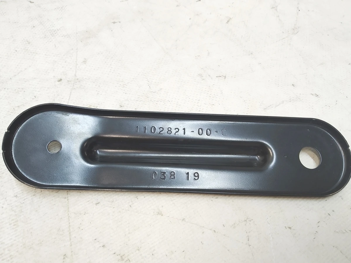 3 Кронштейн задней защиты подрамника (к войлочной защите) Tesla model 3 1104313-00-B