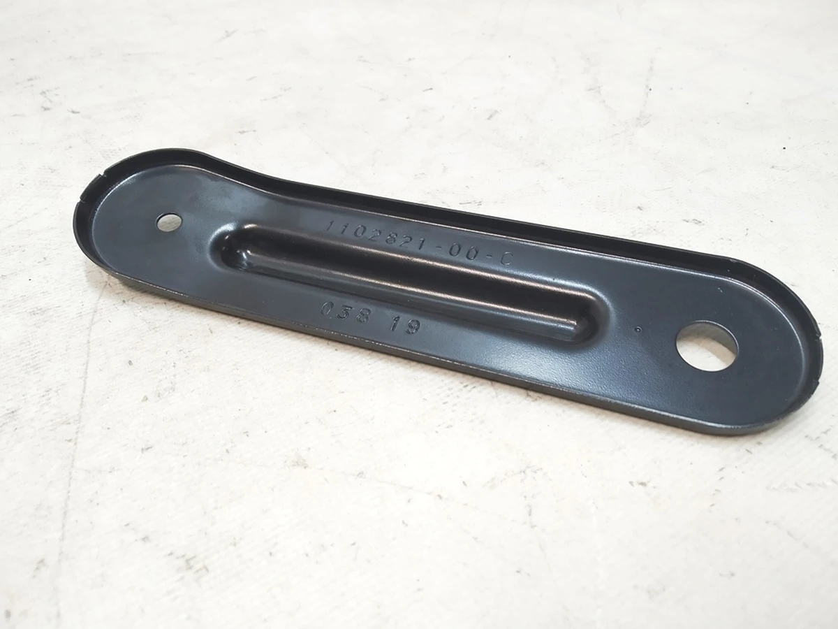 3 Кронштейн заднього захисту підрамника (до войлочного захисту) Tesla model 3 1104313-00-B