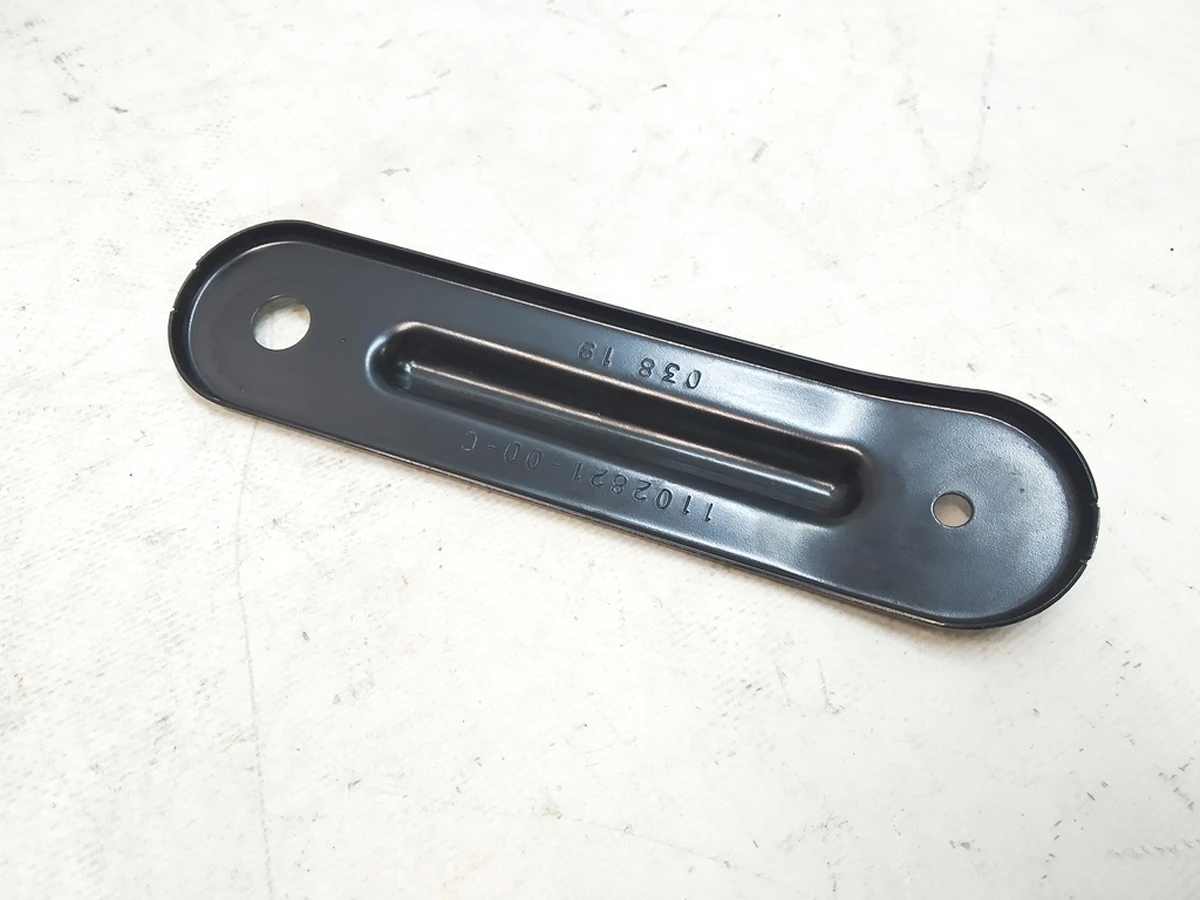 3 Кронштейн заднього захисту підрамника (до войлочного захисту) Tesla model 3 1104313-00-B