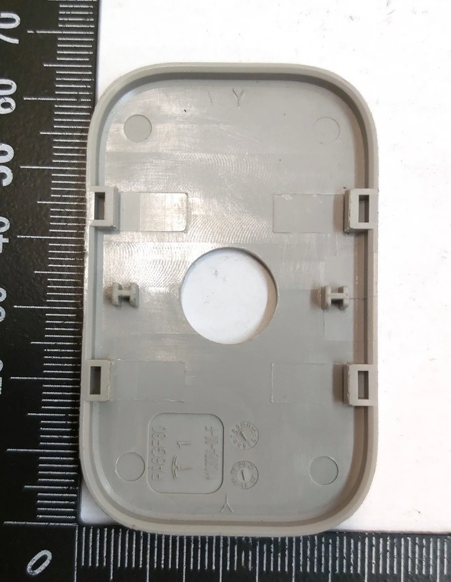 2 Крышка декоративная поворотного кронштейна козырька солнцезащитного Tesla model 3 1490405