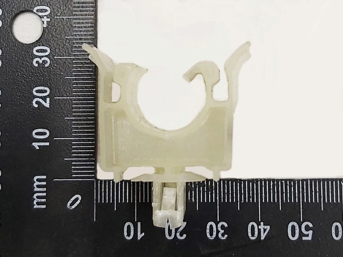 4 Кліпса кріплення електропроводки салону Tesla model 3 1103283-00-E