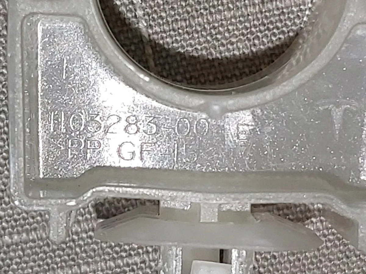 4 Кліпса кріплення електропроводки салону Tesla model 3 1103283-00-E