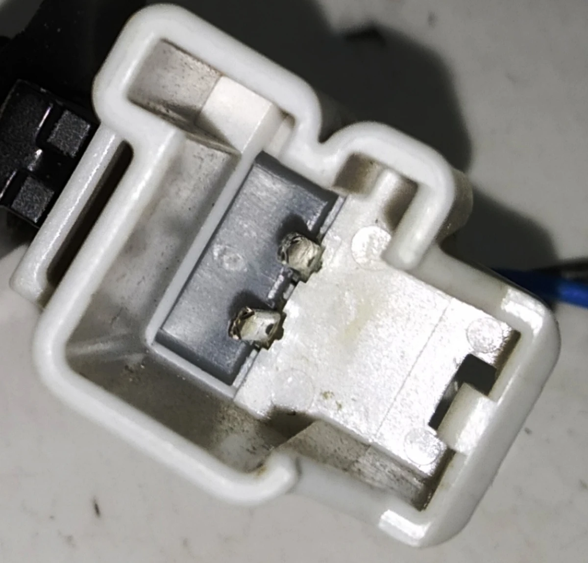 2nd row bottom position sensor 60/40 Tesla model X 3123713-03-A