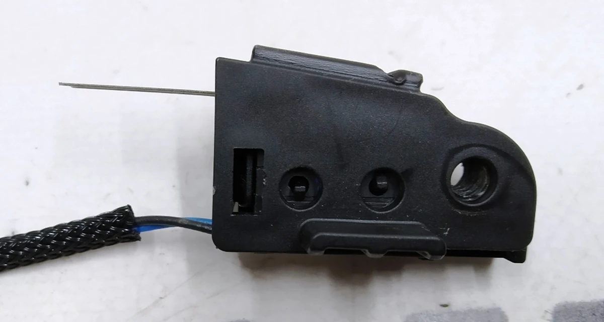 2nd row bottom position sensor 60/40 Tesla model X 3123713-03-A