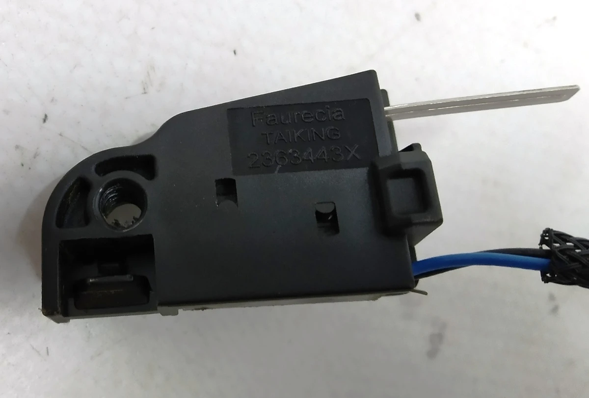 2nd row bottom position sensor 60/40 Tesla model X 3123713-03-A