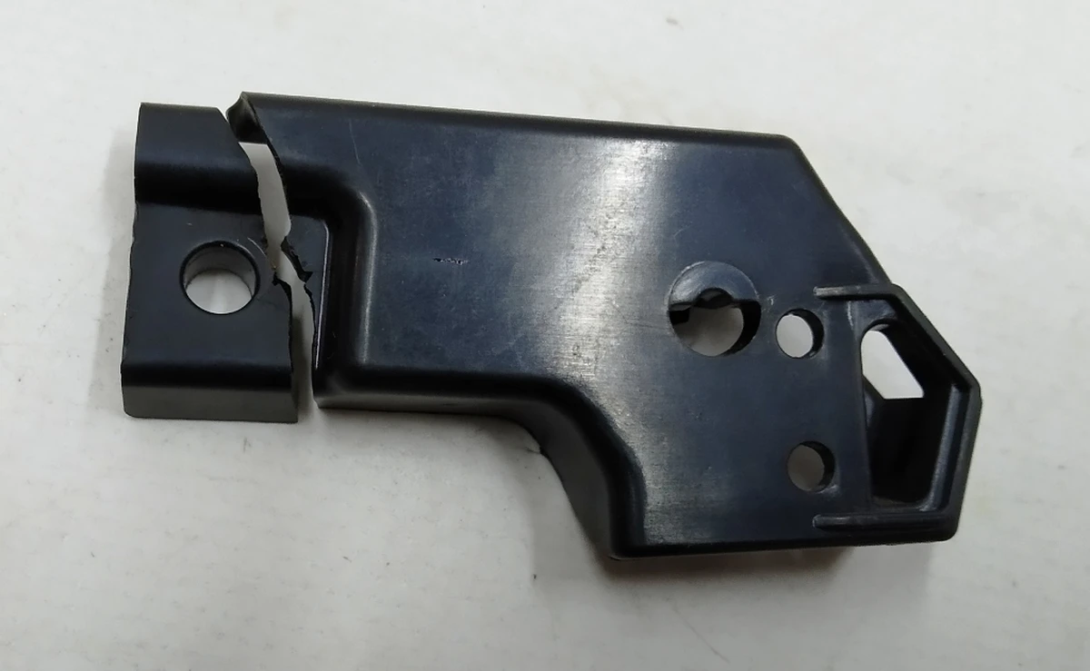 12 Bracket for mounting the sensor of the backrest position of the double left seat of the 2nd row (with damage) Tesla model X 1103287-00-E