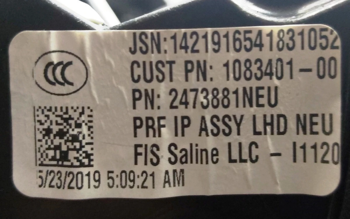 1 Пластиковий каркас інструментальної панелі (торпедо) Tesla model 3 1083401-05-J