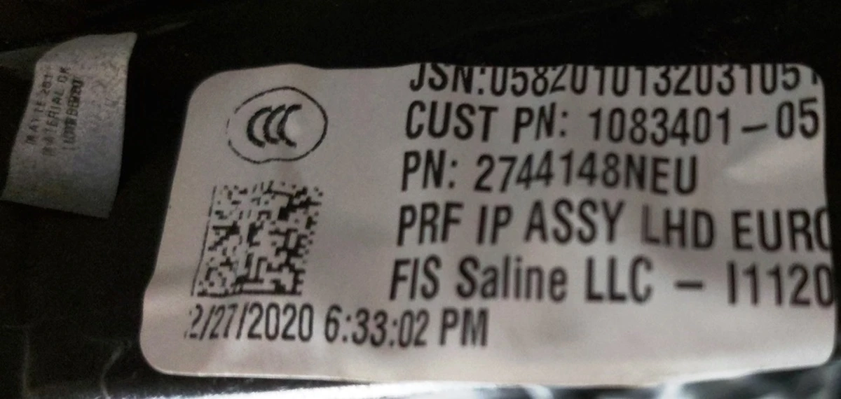 1 Пластиковий каркас інструментальної панелі (торпедо) Tesla model 3 1083401-05-J