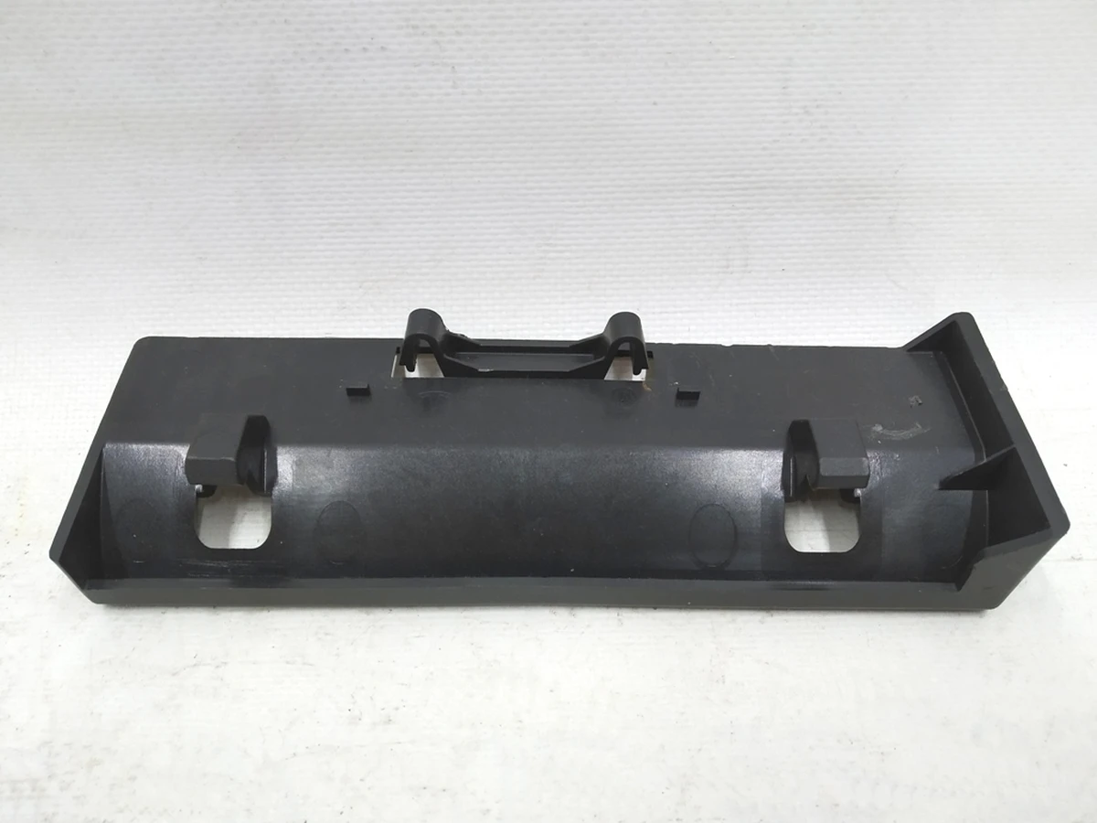 8 Кронштейн крепления подлокотника 2-го ряда сидений нижний Tesla model 3 1103662-00-C