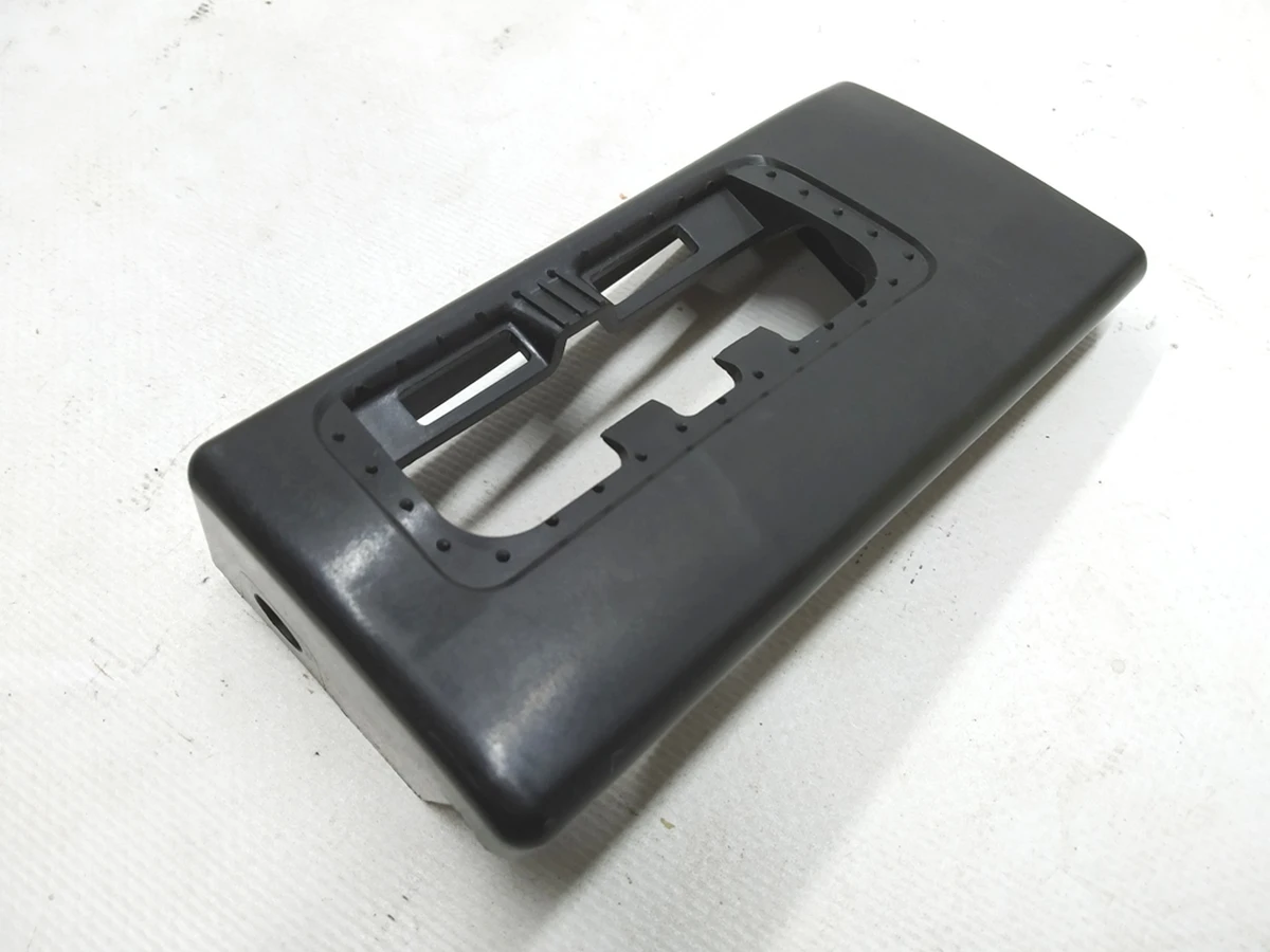 18 Tesla model 3 2nd row seat belt decorative trim bracket 1103759-00-D