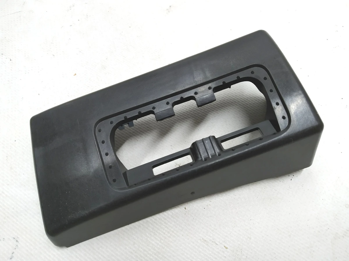 18 Tesla model 3 2nd row seat belt decorative trim bracket 1103759-00-D