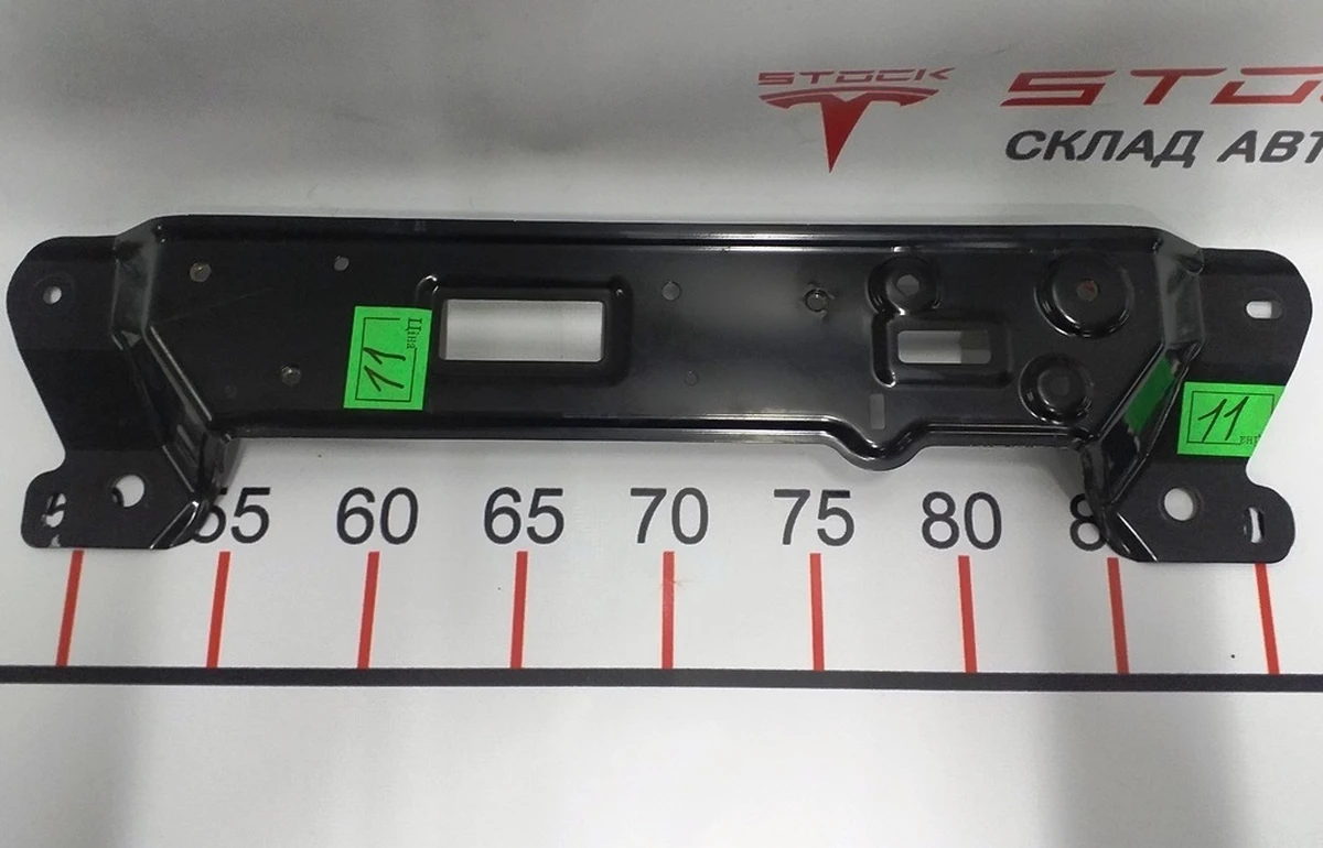 3 Пластина кріплення кронштейна радара Tesla Model 3 1103760-00-C