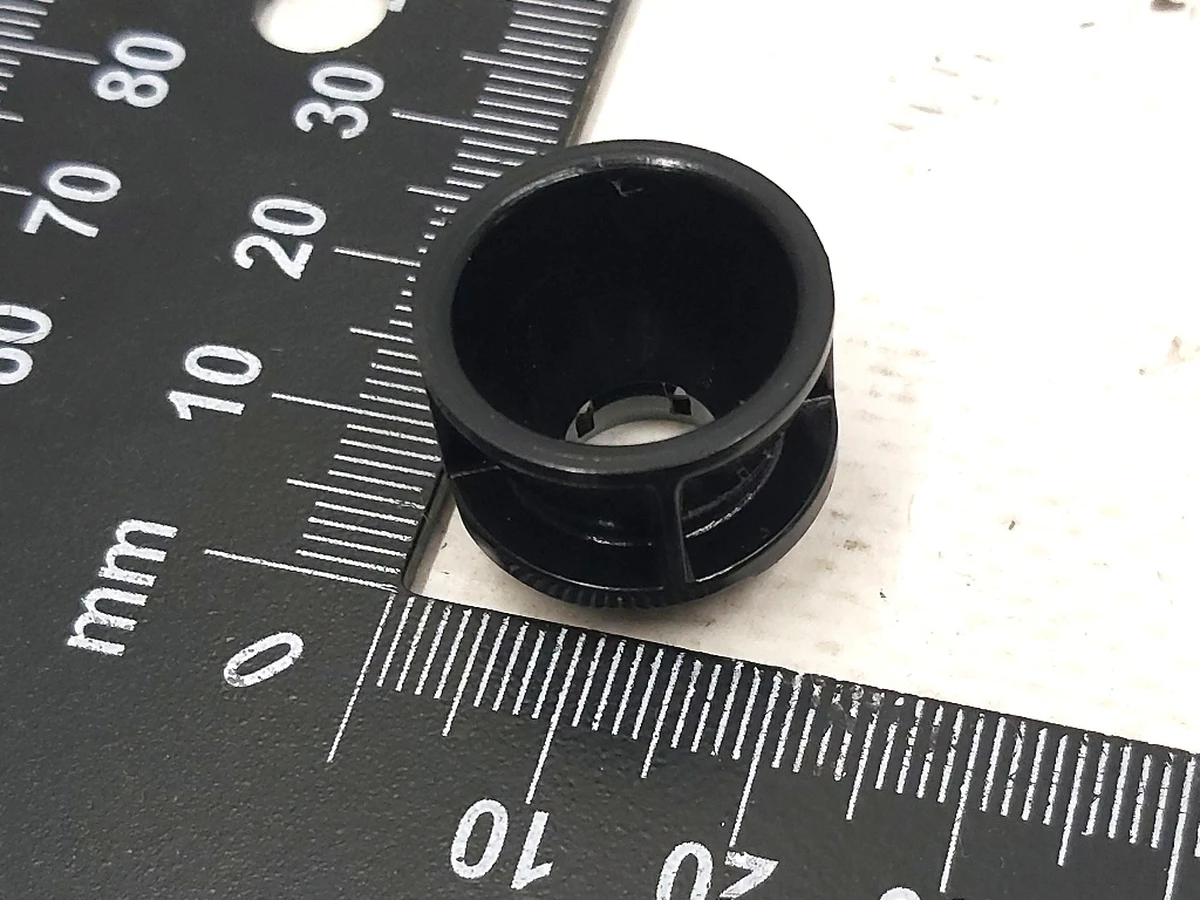 6 Ізолятор пластиковий механізм регулювання поперекового упору сидіння Tesla model 3 1104019-00-A